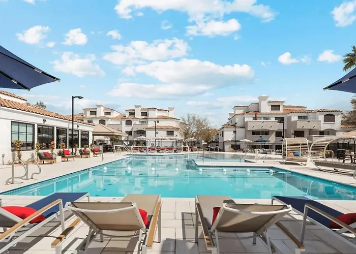 Apartment Luxury Getaway 1br Free Parking And Pool *