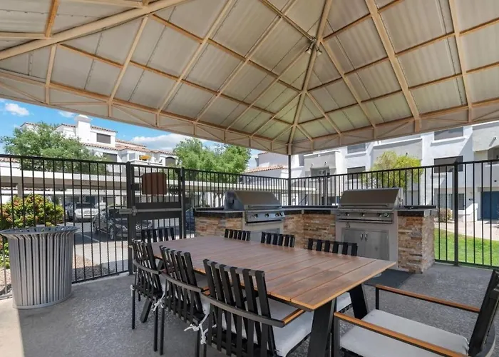 Luxury Getaway 1br Free Parking And Pool *