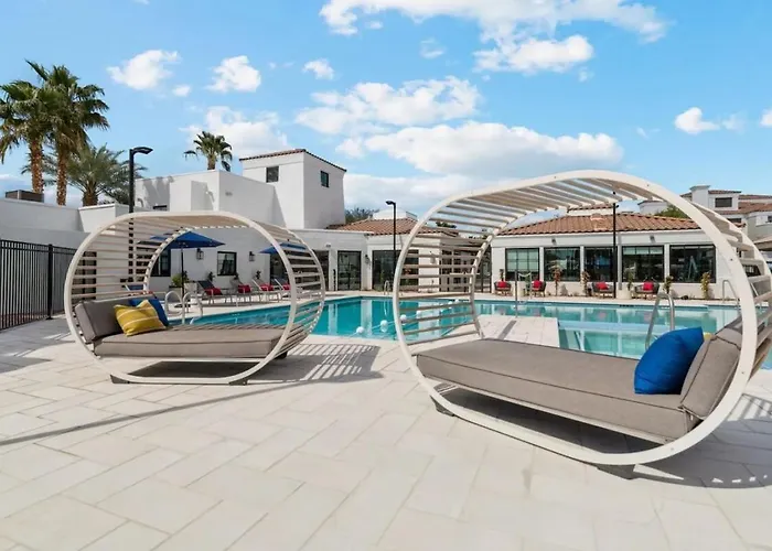 Apartment Luxury Getaway 1br Free Parking And Pool Tempe