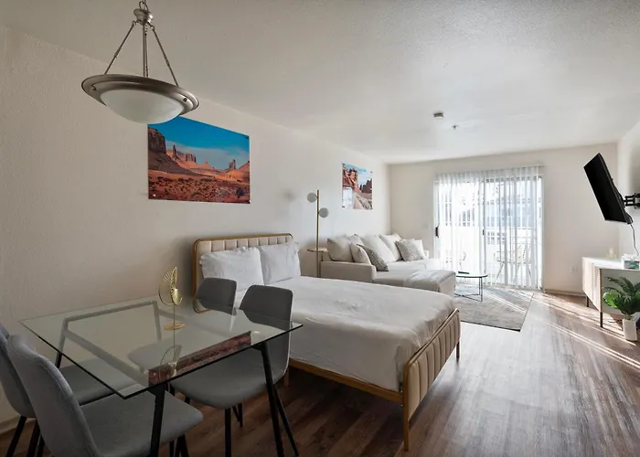 Apartment Luxury Getaway 1br Free Parking And Pool Tempe